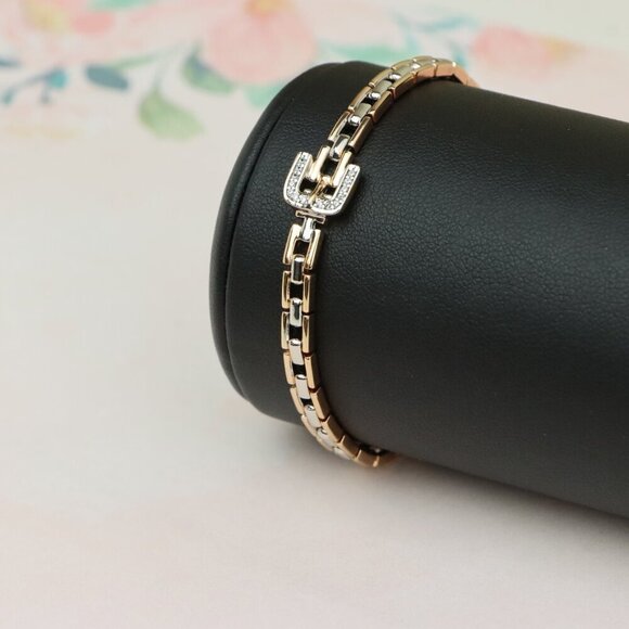 "Elegant Rose Gold Bracelet with Sparkling U-Shaped Center Charm, XPBL0734 - Picture 10 of 12